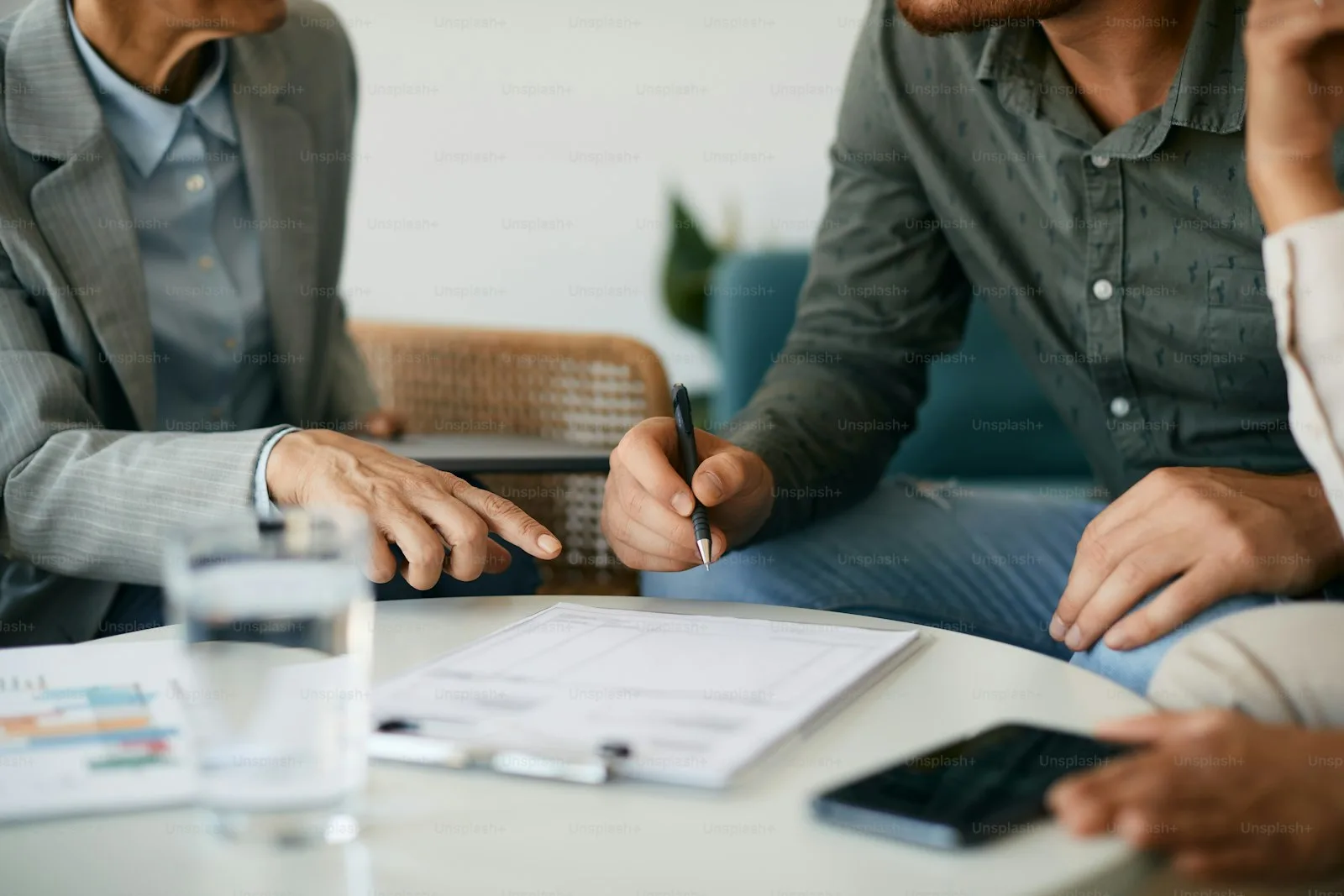 What's the Difference Between a Broker and a Direct Lender?