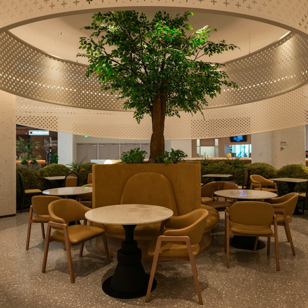A restaurant dining room